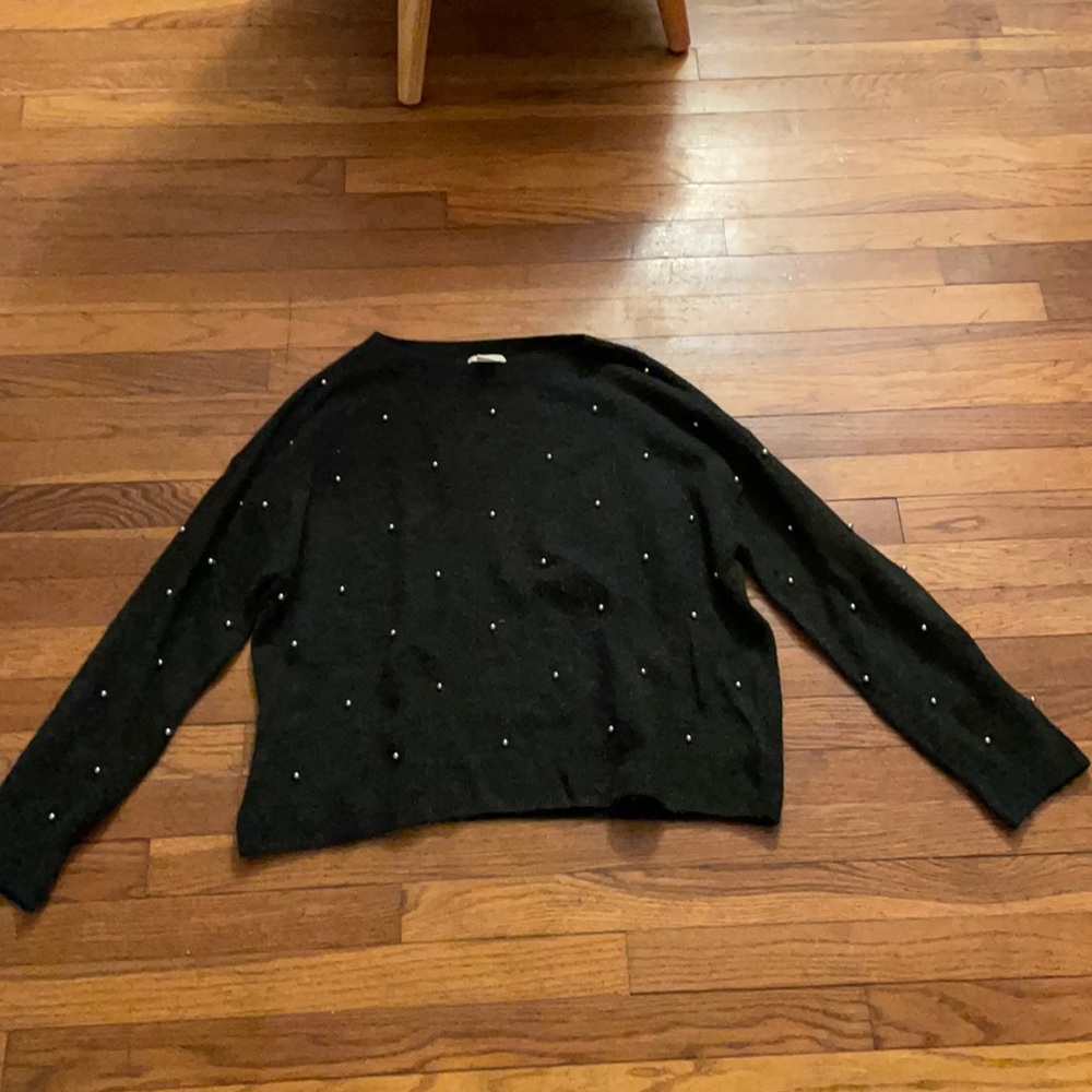 Size large-charcoal sweater with peals. H&M